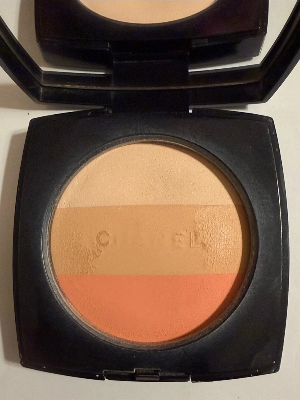 Chanel Les Beiges Healthy Glow Multi Color Powder, Trio of Shades, SPF15